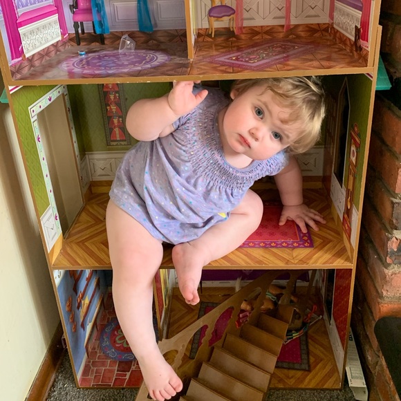 Meet your Posher, Amanda - Picture 2 of 16